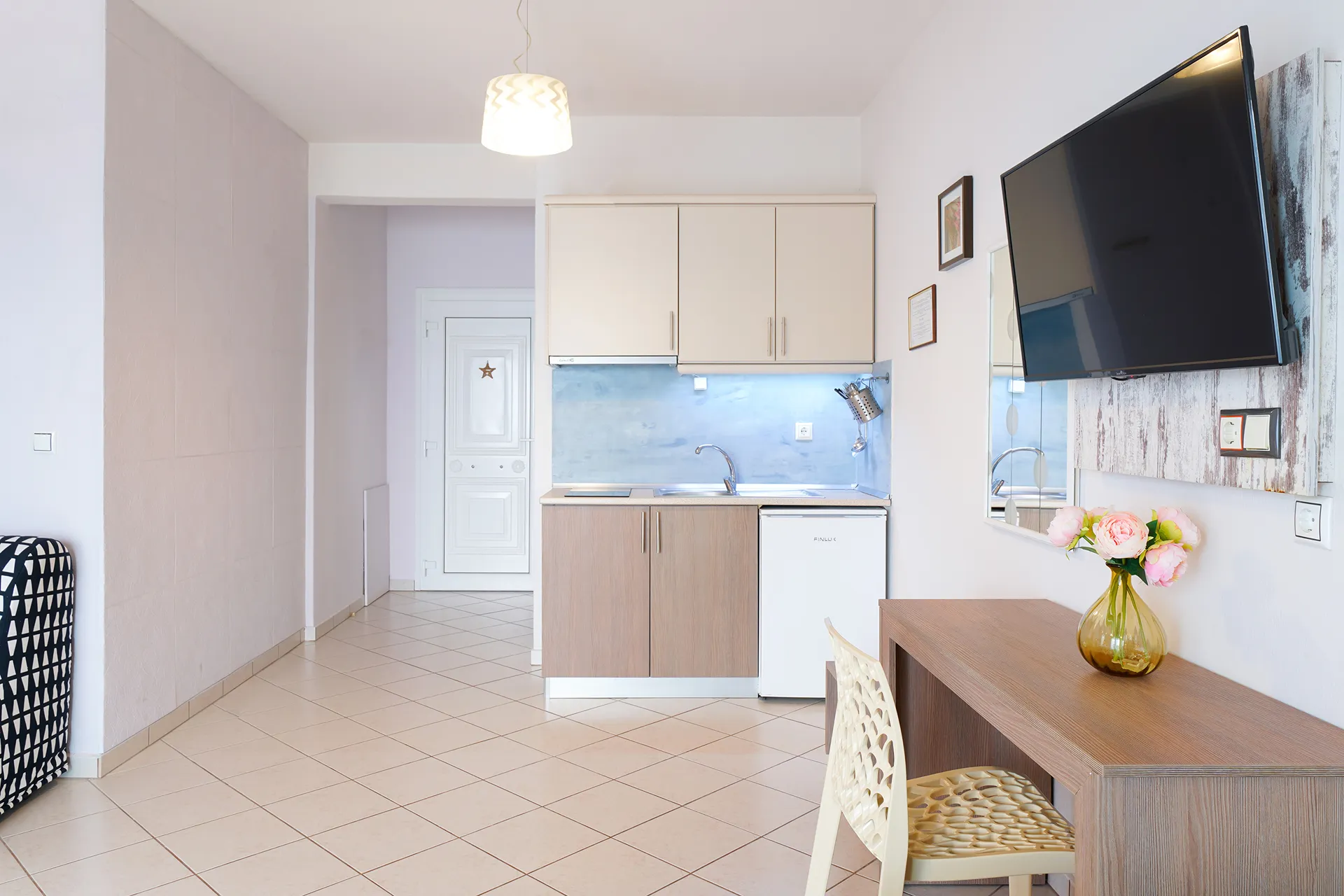 Tiara Holidays - Endless Blue Sea Resort - Superior Triple Room with Sea View - kitchen